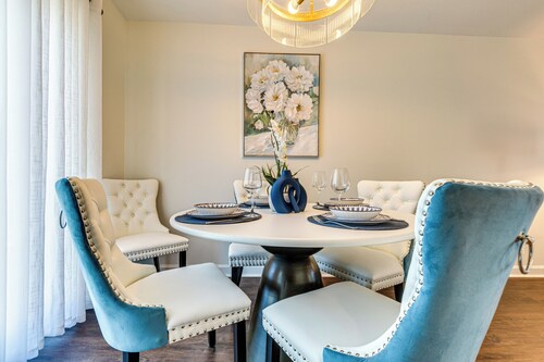 Great for Families! Raleigh Townhome 5 Mi to Dtwn
