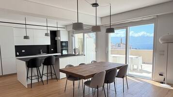 Luxury-Apartment, Meerblick | Speisen
