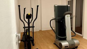 Luxury-Apartment, Meerblick | Fitnessbereich