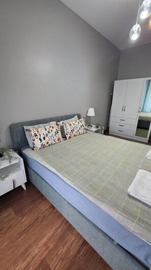 Iron/ironing board, free WiFi, wheelchair access - Cozy 1-bedroom hotel suite in terrific İstanbul with AC and gym (İstanbul)