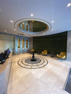 Lobby - Cozy 1-bedroom hotel suite in terrific İstanbul with AC and gym (İstanbul)