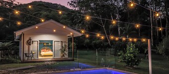 The Poolhaus Retreat- Peaceful private guesthouse