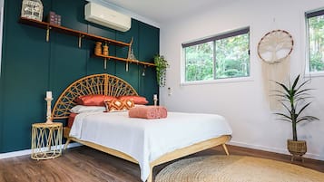 WiFi, bed sheets