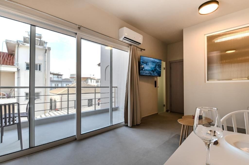 Appartement, balkon, uitzicht op binnenplaats | Interieur