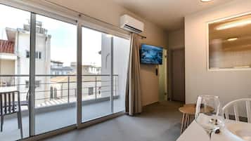 Appartement, balkon, uitzicht op binnenplaats | Interieur