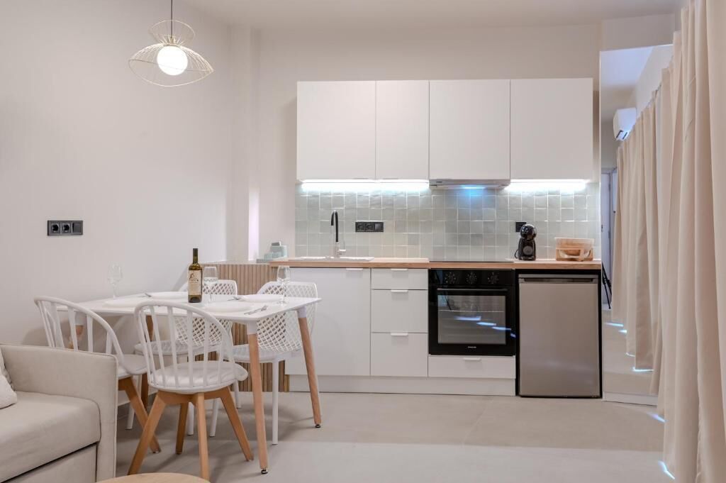 Apartamento, sacada, vista para o pátio | Parte interna