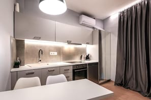 Family Room, Balcony, Courtyard View | Private kitchen - Preveza Central Stay   (Preveza)