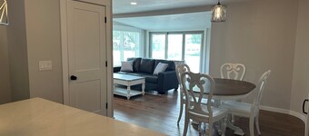 Serene 3-bedroom home in charming Walled Lake - Lake View