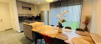 Jade - New house with a garden, sleeps 10 - 15 min from Disney