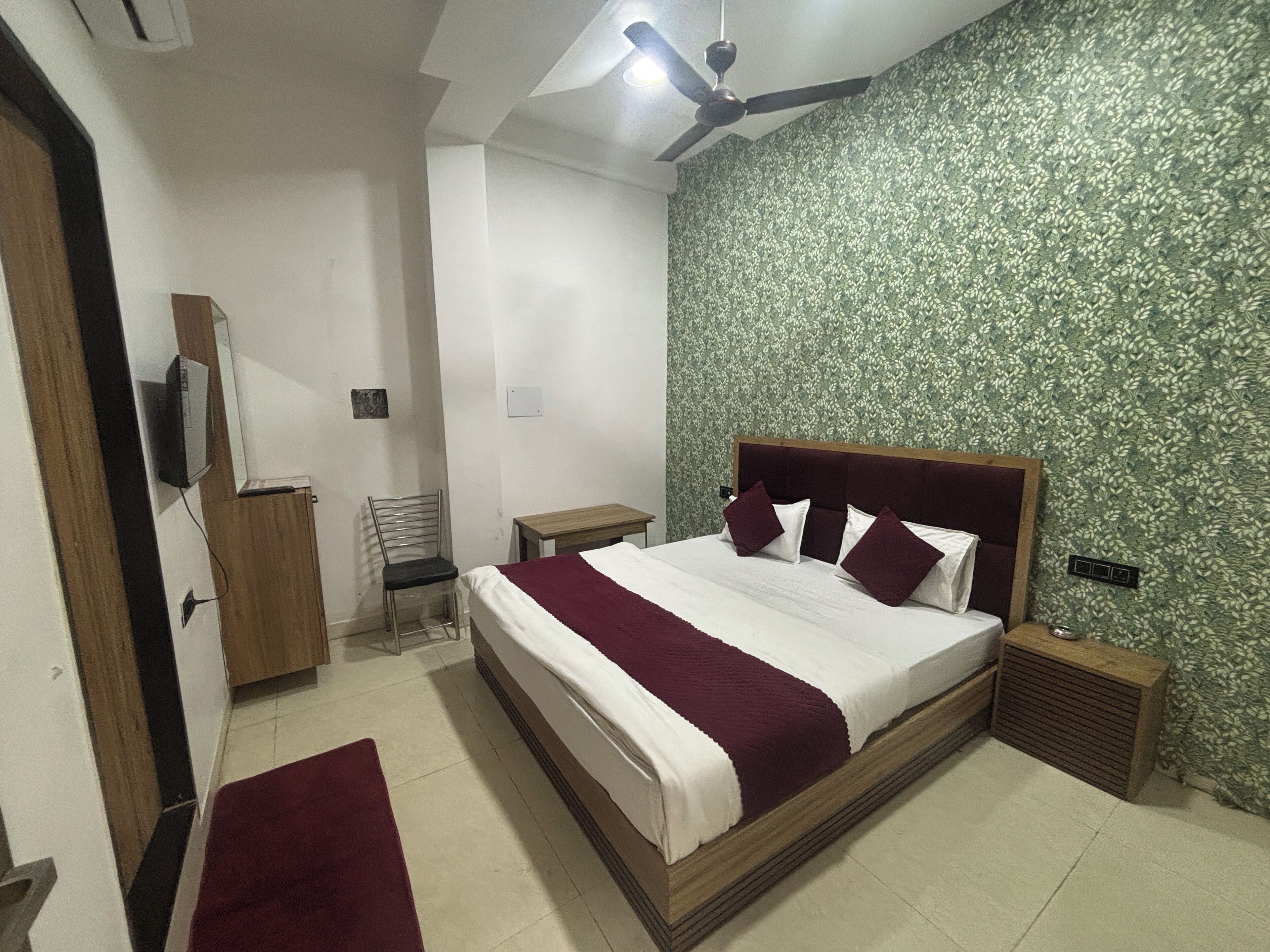 Deluxe Room | Free WiFi