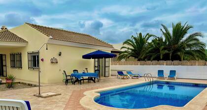 Peaceful rural retreat, private pool, stunning mountain views close to Arboleas.