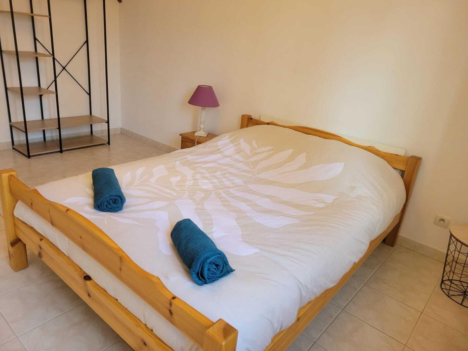 4 bedrooms, WiFi, bed sheets