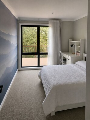 3 chambres, fer et planche à repasser, Wi-Fi gratuit, draps fournis