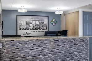 Front of property - Coratel Inn & Suites by Jasper Owatonna (Owatonna)