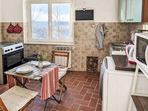 Oven - Nice apartment for 4 guests with A/C, WIFI, TV and pets allowed (Narni)