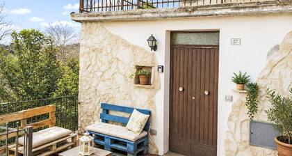 Nice apartment for 4 people with WIFI, A/C, TV, patio and pets allowed