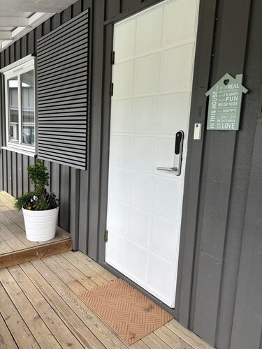 Modern 3-Bedroom Apartment in Raufoss Centre with Private Garden