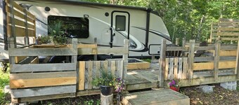Private RV Retreat with Deck on a Working Artist Property, 1 bed, Orland