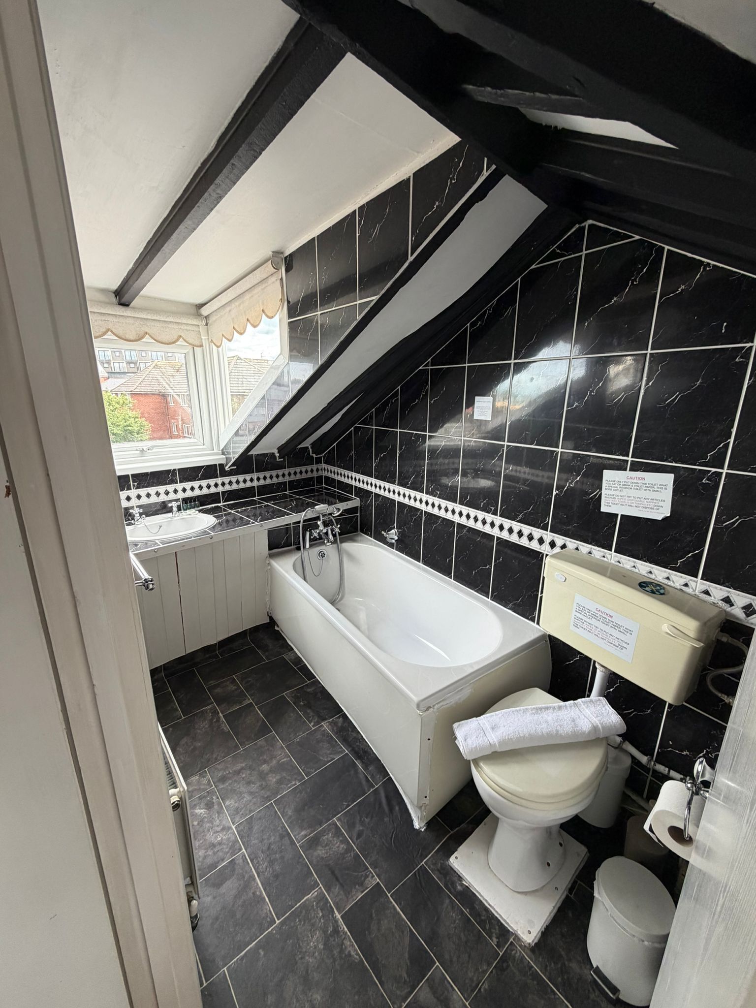 Standard Single Room | Bathroom | Shower, towels, soap, shampoo