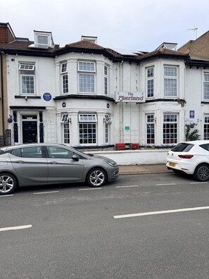 Exterior - Fjaerland Hotel (Great Yarmouth)