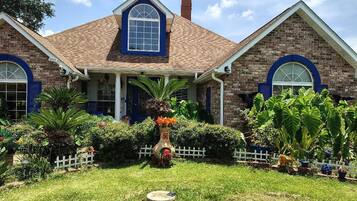 Single Room | Exterior