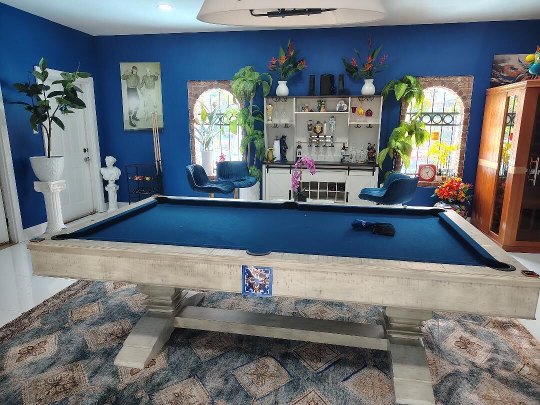 Single Room | Games room