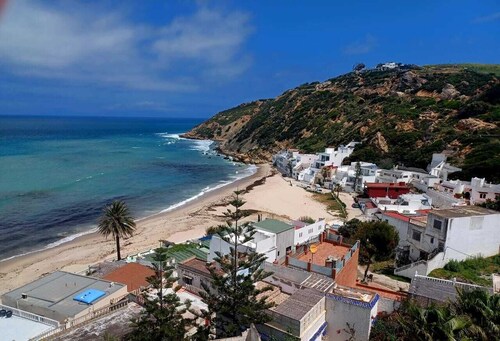 Gorgeous 2-bedroom apartment in Tanger Playa Blanca for your stay, Great Seaside