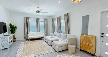 Amazing spacious 4-bedroom house in soothing Little Cayman with AC and amenities