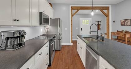 Carriage House In Higganum Center