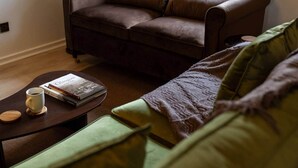 Smart TV, books, computer monitors - Kelvin House, 3BR, Free Parking & Private Garden (Glasgow)