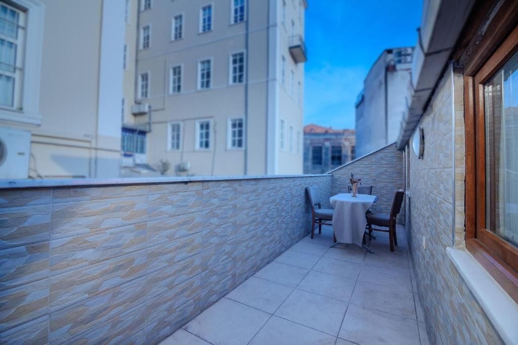 Dúplex, balcón, vistas al jardín | Restaurante al aire libre