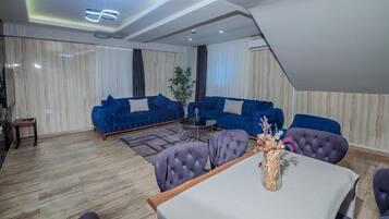Apartment, Garden View | Living area