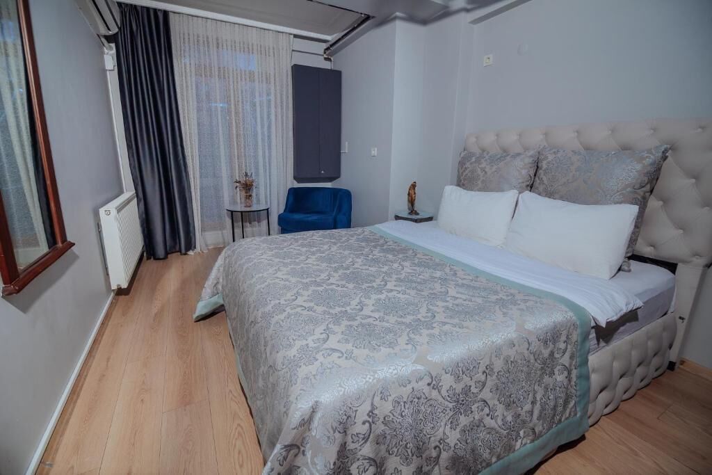 Dúplex, balcó, vistes al jardí | Cortines opaques, planxa i posts de planxar i wifi gratuïta 