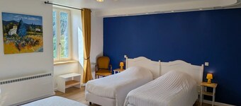 Flexible & comfy guest room with mountain view