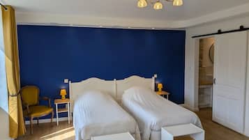 1 chambre, bureau, lit parapluie, Wi-Fi gratuit