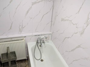 Bathroom - I bedroom Apartmwnt Goldbeater’s Grove (London)