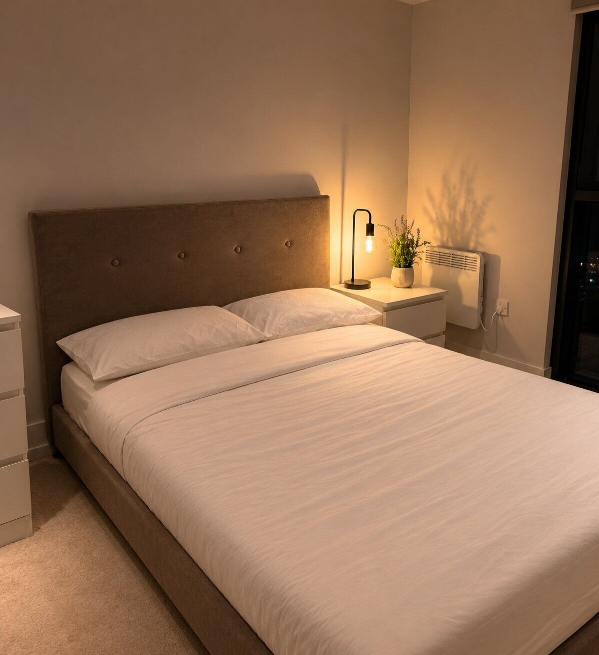 Iron/ironing board, bed sheets