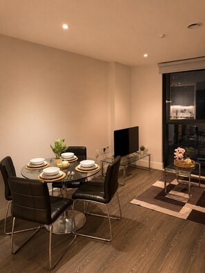 Dining - Central Manchester Retreat | AO Arena & NQ (Manchester)