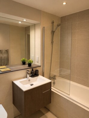 Bathroom - Central Manchester Retreat | AO Arena & NQ (Manchester)