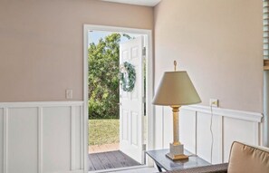 Interior - Quaint apartment with AC in charming St. Augustine (St. Augustine)