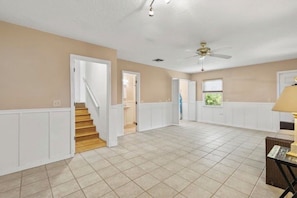 Interior - Quaint apartment with AC in charming St. Augustine (St. Augustine)