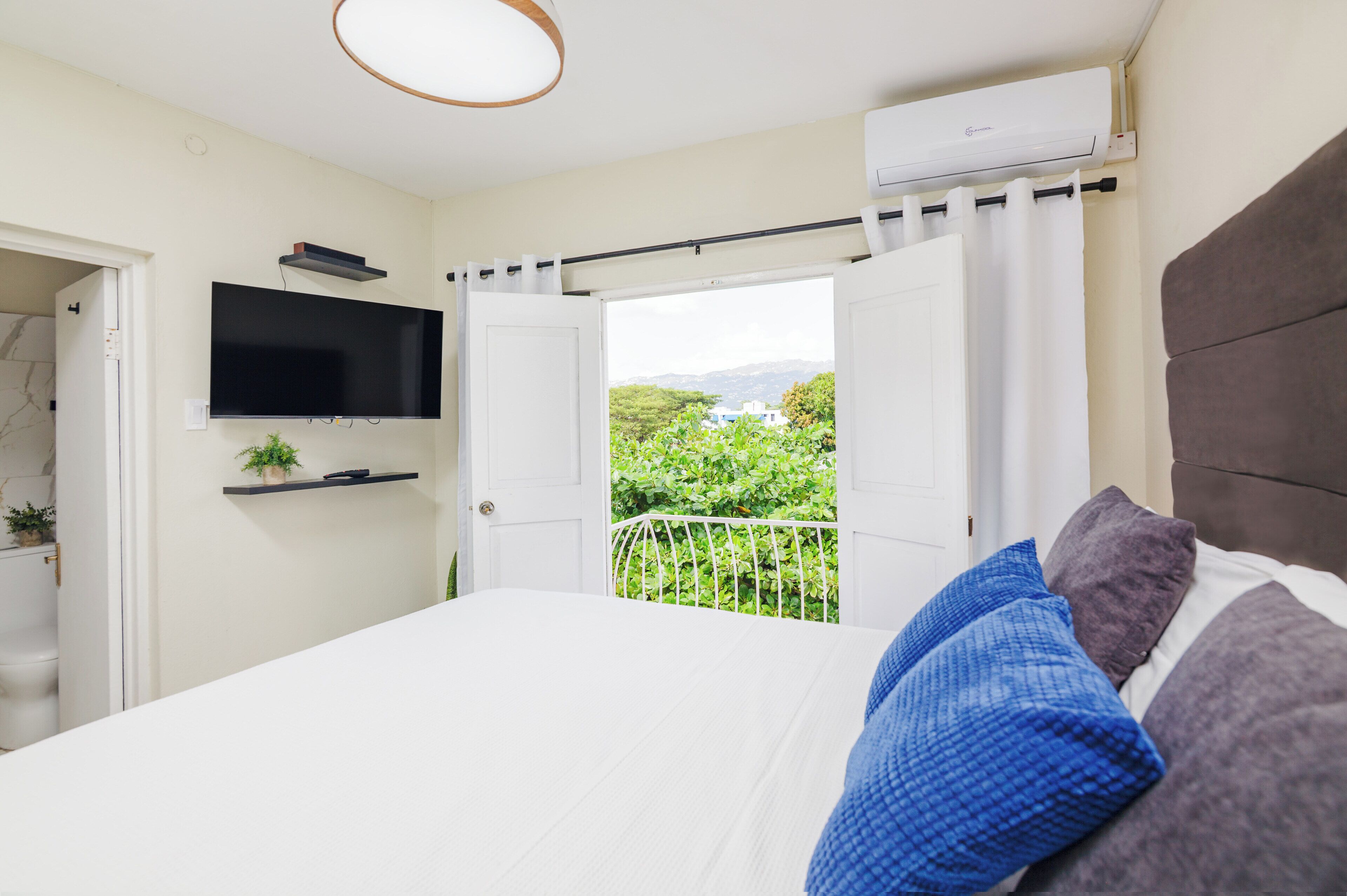 1 bedroom, iron/ironing board, WiFi, bed sheets