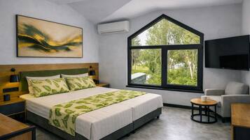 Desk, blackout curtains, iron/ironing board, free WiFi