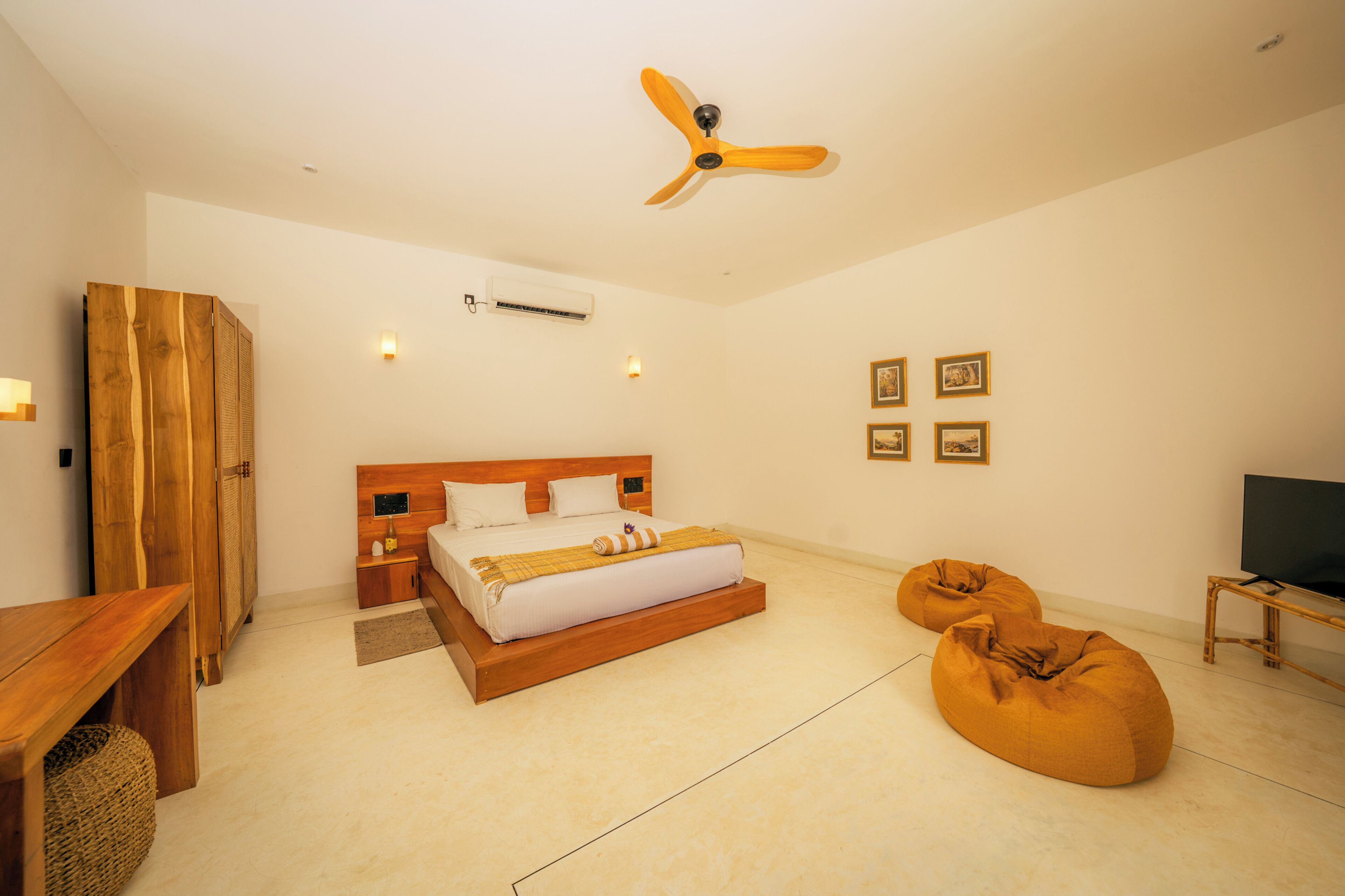 Deluxe Double Room | Desk, laptop workspace, free WiFi