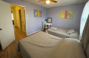 3 chambres, fer et planche à repasser, Wi-Fi gratuit, draps fournis