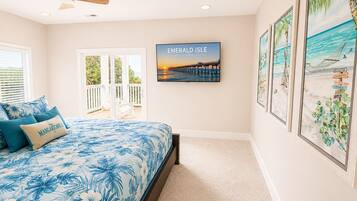 6 bedrooms, iron/ironing board, WiFi, bed sheets
