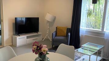 Apartment, 2 Bedrooms | Living room