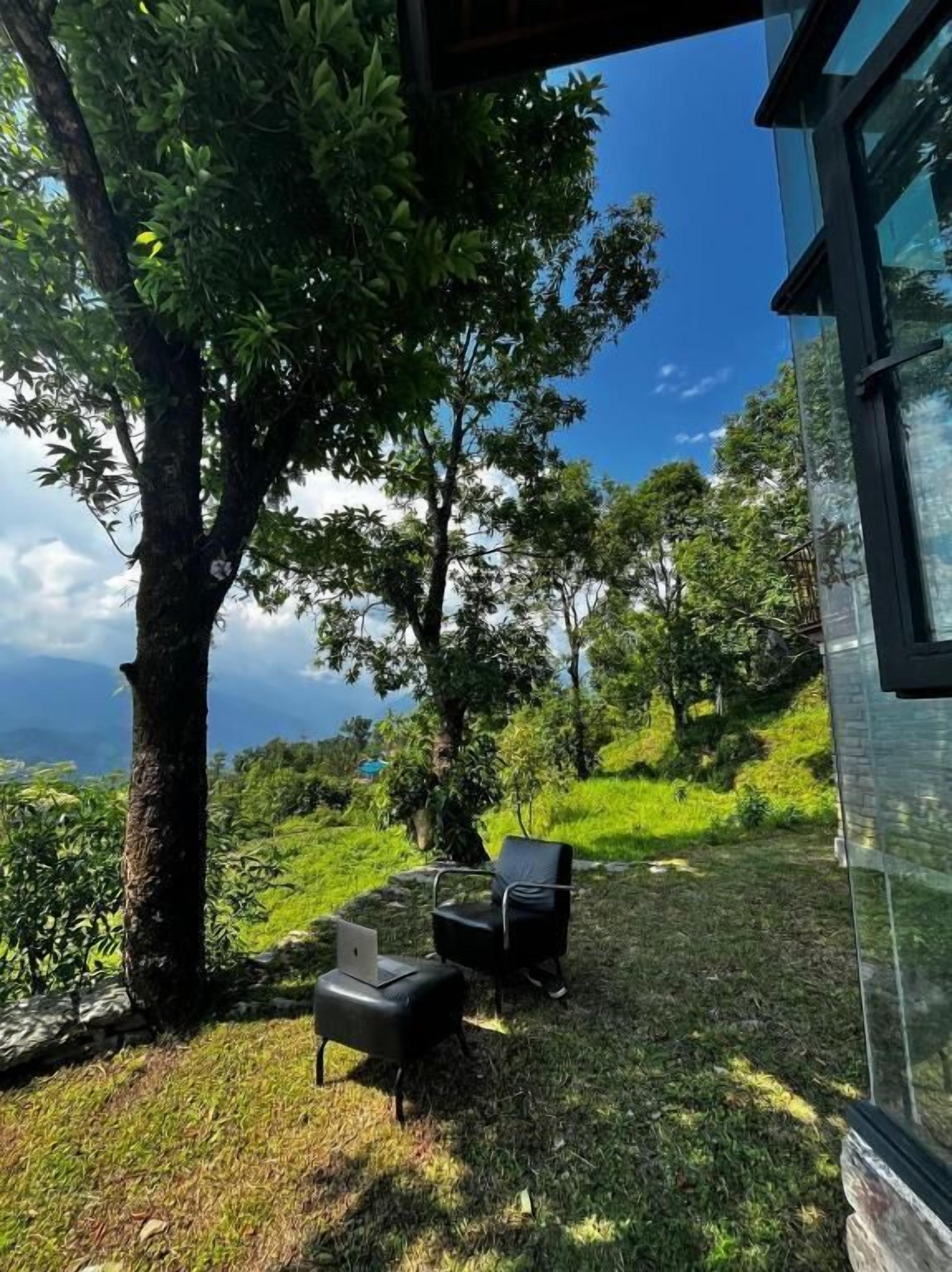 Deluxe-Villa, Balkon, Gartenblick | Unterkunftsgelände