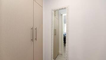 Appartement Deluxe, balcon, vue ville | Intérieur