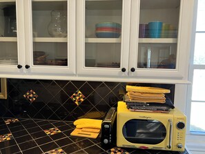 Interior - Long Term PRIVATE BED & BATH with Use of Entire Home! One half mile from PC! (Clinton)